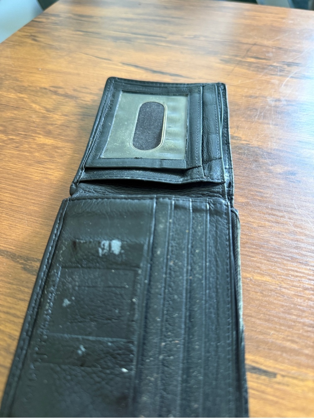 Black Leather Bi-Fold Wallet with ID Window Perry Ellis Portfolio